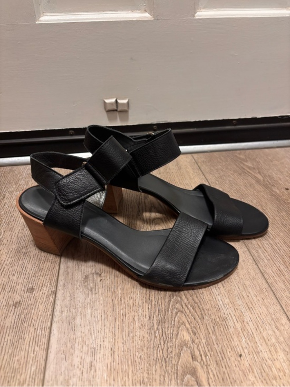 Stuart Weitzman black leather sandals with block heel